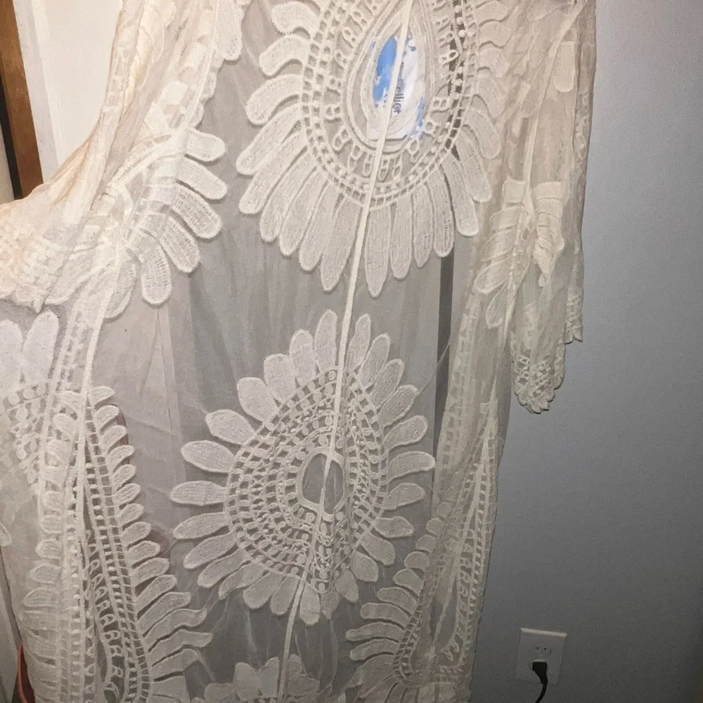 Cover up - Picture 2 of 4